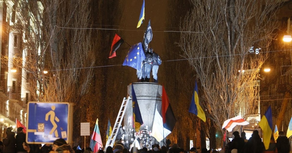 Митці придумали, як відзначать "Жовтневу революцію" на місці поваленого Леніна в Києві