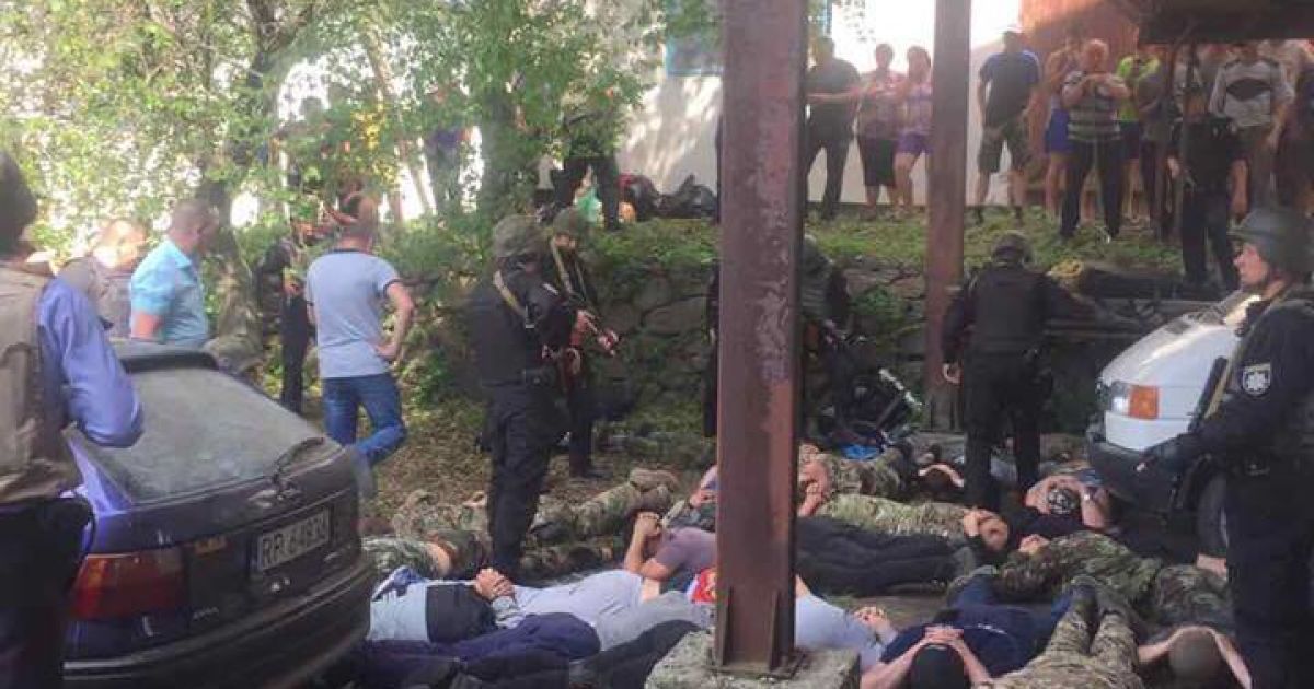 В Винницкой области спецназовцы задержали 42 вооруженных рейдеров, есть раненые