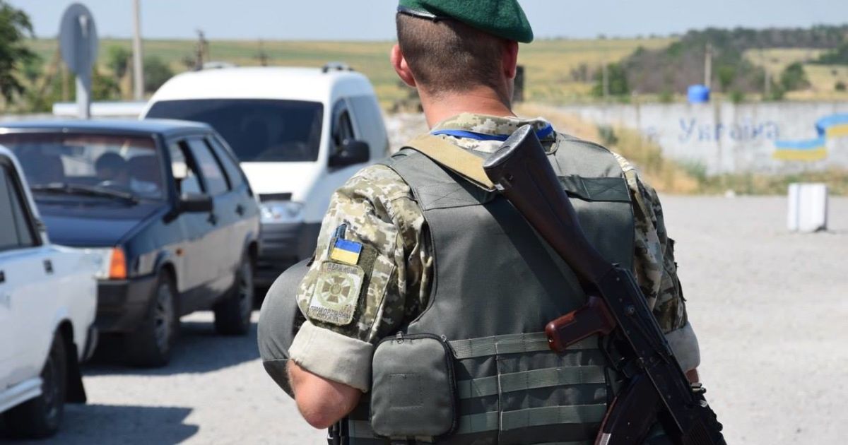 На Донбасі через обстріли терористів загинув боєць ООС, ще один поранений