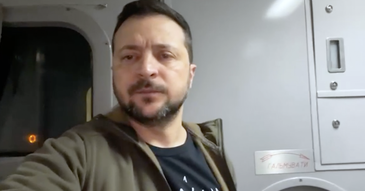 Президент Зеленський записав звернення до українців у тамбурі потяга