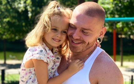 Олександр Кривошапко довів до сліз відео зустрічі з донькою після 4 місяців розлуки