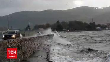 Новини світу: шторм "Барра" другу добу тероризує Британію та Ірландію