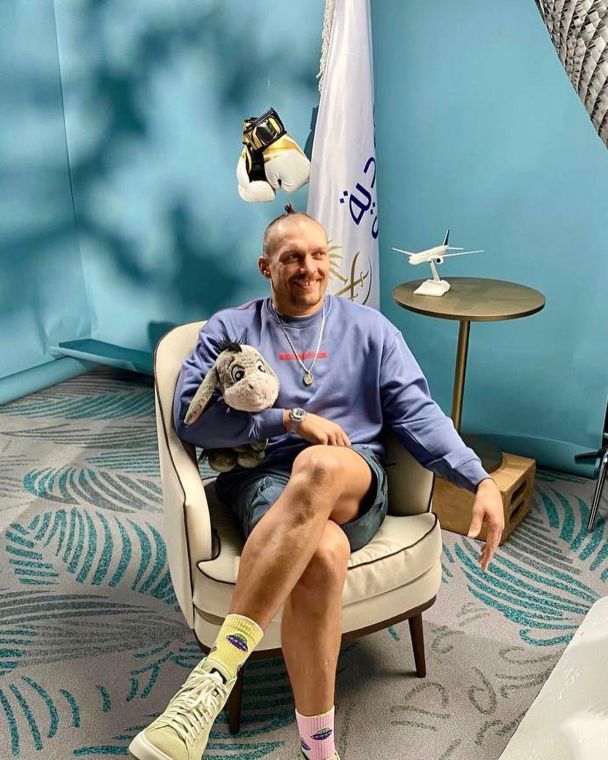 Олександр Усик з талісманом / © K2 Promotions Ukraine