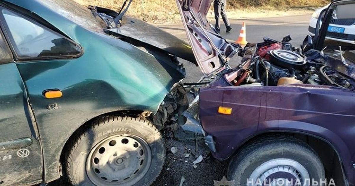 На Тернопольщине произошло тройное ДТП со школьным автобусом: погиб водитель