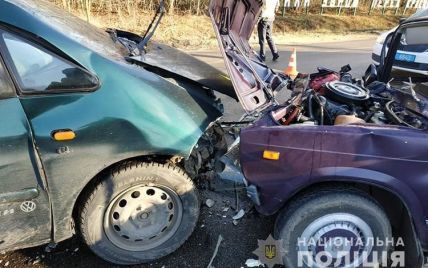На Тернопольщине произошло тройное ДТП со школьным автобусом: погиб водитель