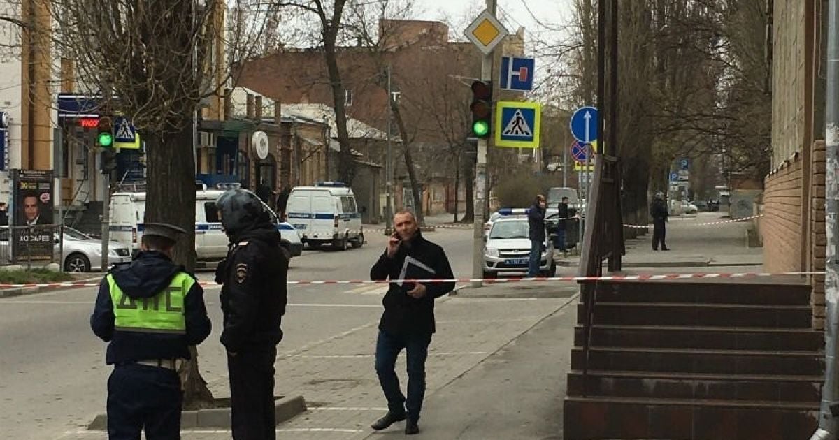 В России возле школы произошел взрыв - мужчине оторвало руку и пальцы