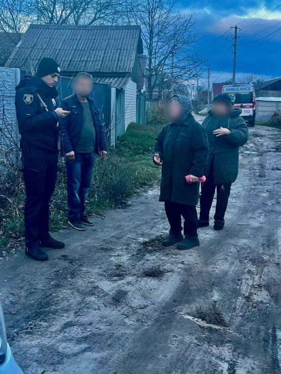 Під Києвом собака напав на 8-річну дівчинку і 7-річного хлопчика, які гралися біля свого будинку