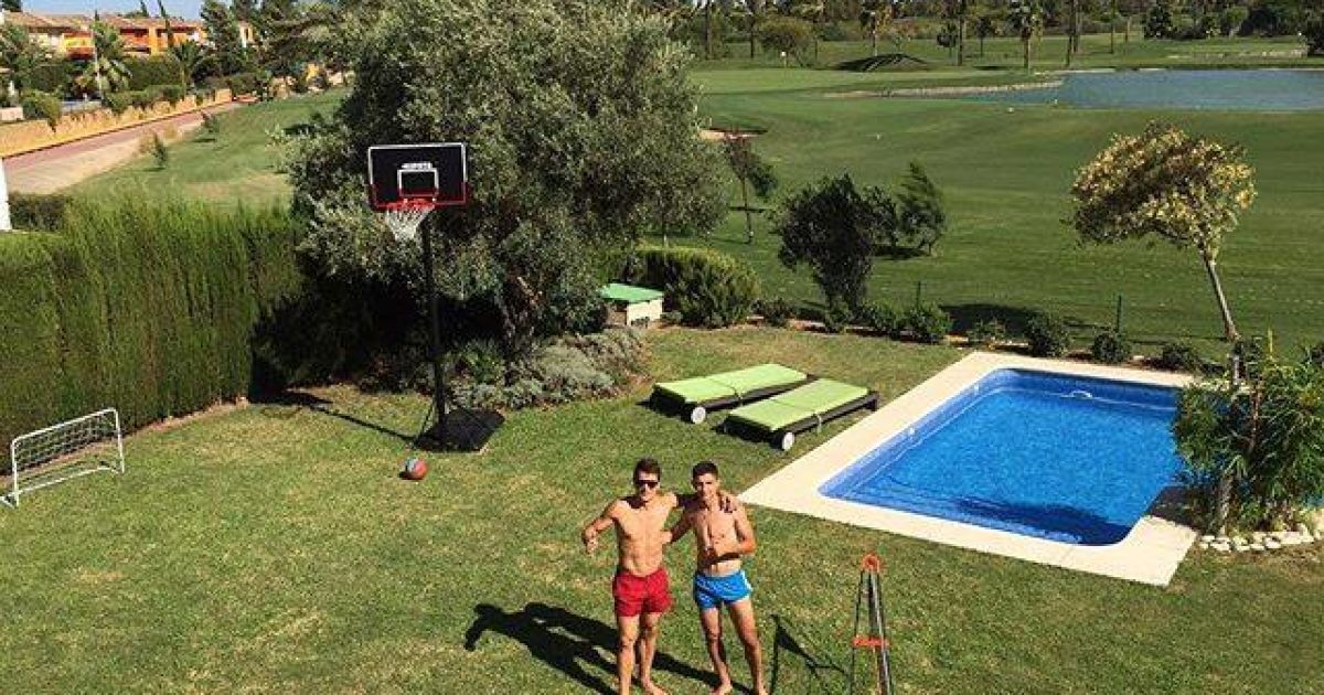 Коноплянка и Швед кайфуют в Испании