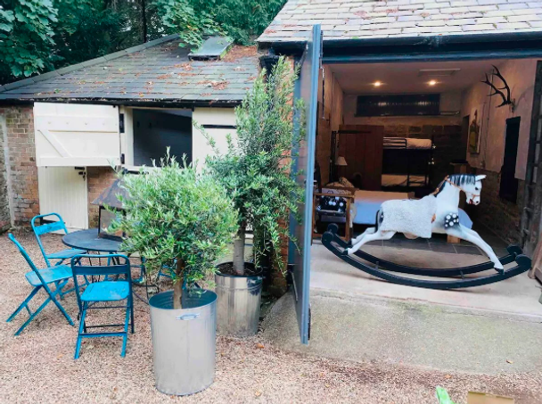 В Британии существует необычный отель, где вашим соседом будет не человек: почему туда выстроились очереди