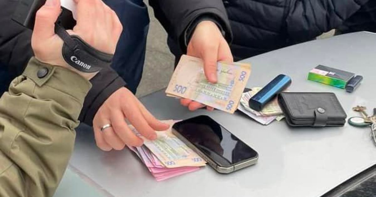 В Киеве задержан начальник отдела полиции за поборы со стихийных торговцев