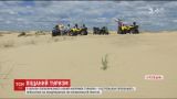 Херсонщина привлекает туристов новой забавой - ездой на квадроциклах по пустыне