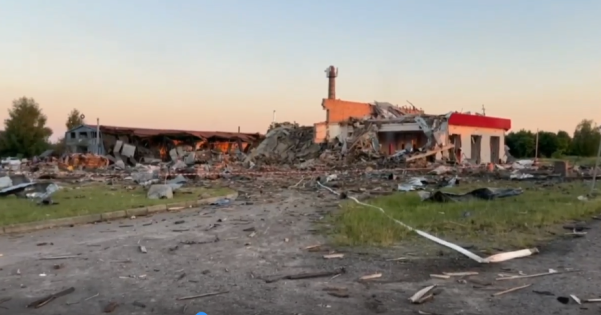 Знищені вантажівки та зруйновані приміщення: показали відео наслідків ракетних ударів по Рівненщині