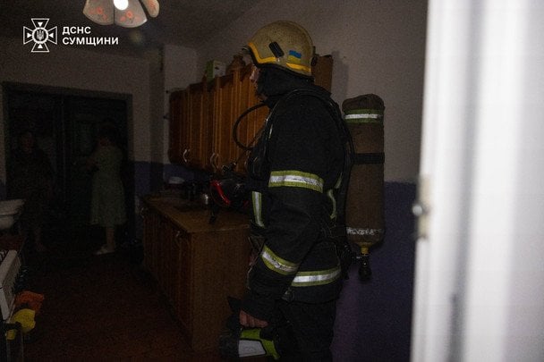 В Суммах россияне нанесли удар БпЛА по общежитию.