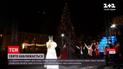В столице около дворца "Украина" открывается главная новогодняя елка