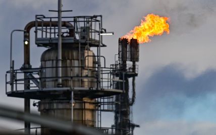 Рада ЄС затвердила ліміт цін на російську нафту: коли рішення почне діяти і що це означатиме для РФ