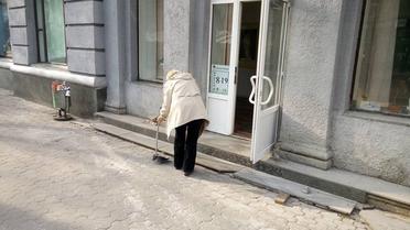 потрощений Газетний ряд у Полтаві_4 / © Дмитро Скобельський / Facebook