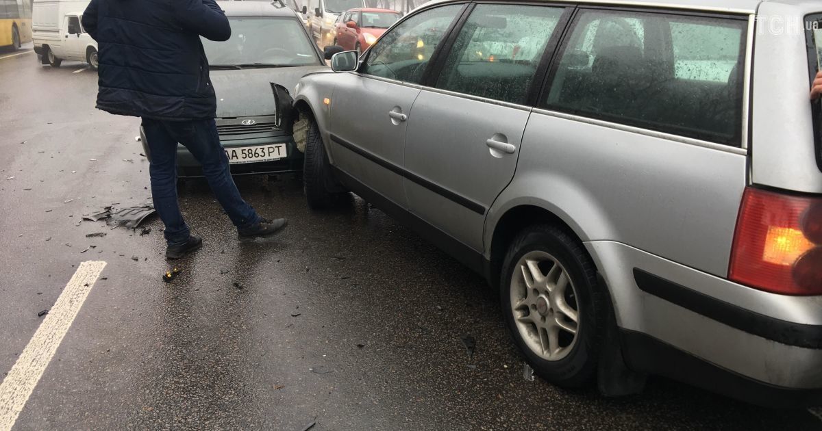 Аварія на Дружби народів_2 / © Фото Инны Боднар/ТСН