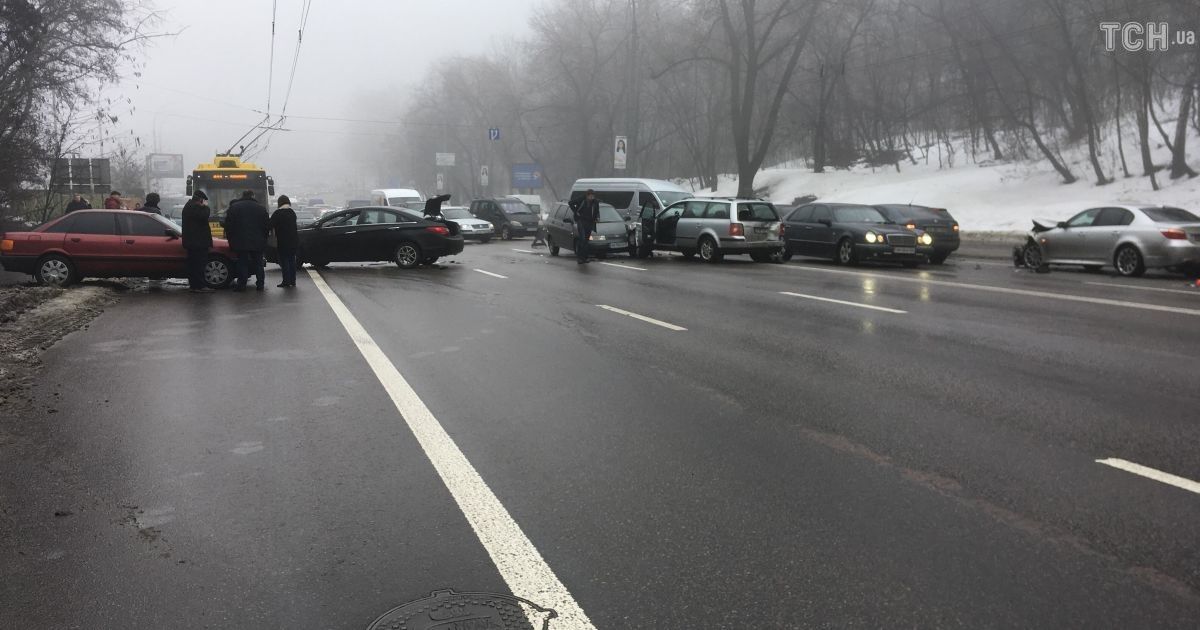 Аварія на Дружби народів_1 / © Фото Инны Боднар/ТСН