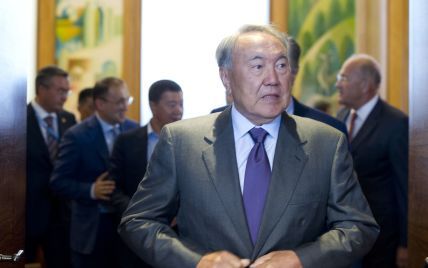 Saebiz по-казахски. Назарбаев будет переводить страну на латиницу постепенно
