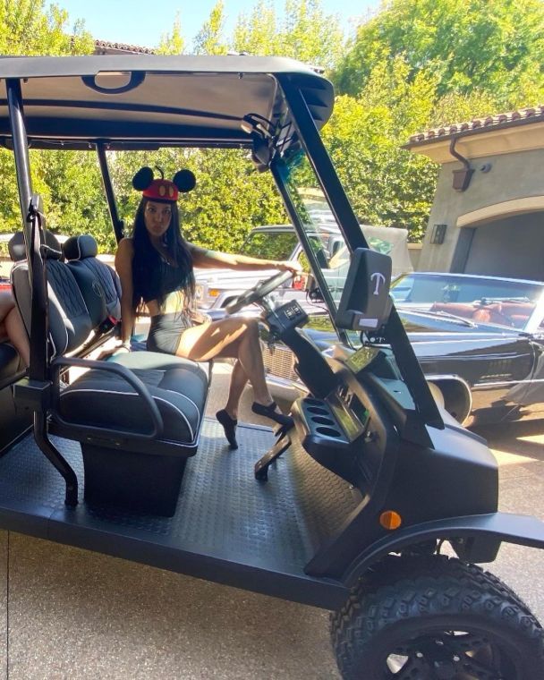  / © instagram.com/kourtneykardash