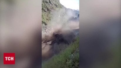 Мить – і все знесло потоками "бетону"! Трагедія в Непалі! Там зникли 56 українців!