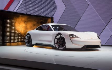 Porsche расширяет сеть заправок для электрокаров