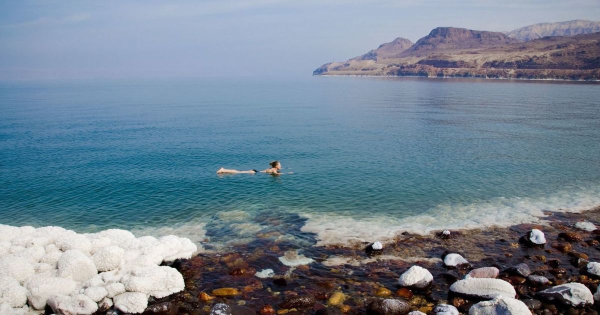 Море сколько в этом слове романтики