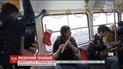 В трамвае на Подоле пассажирам целый день создавали новогоднее настроение