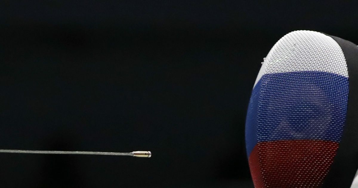 Не хотят принимать россиян и белорусов: еще одна страна отказалась проводить фехтовальные соревнования