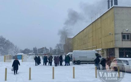 Во Львове вспыхнул пожар в помещении издательства, людей эвакуировали: фото
