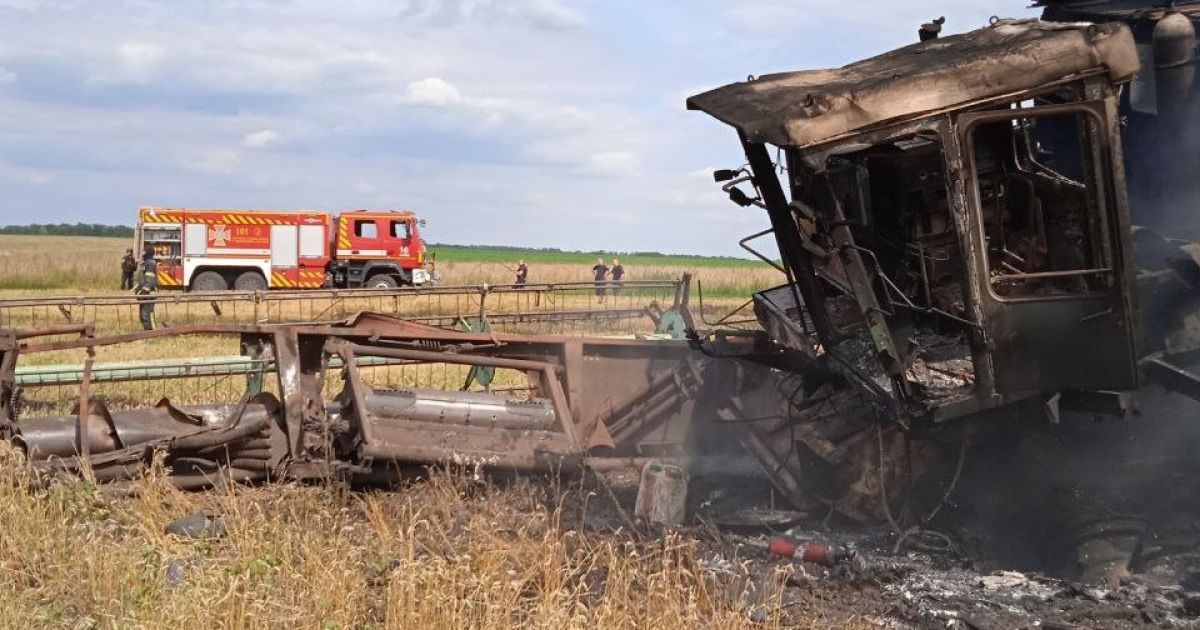 В Харьковской области на мине подорвался комбайн: водитель попал в больницу с ранениями