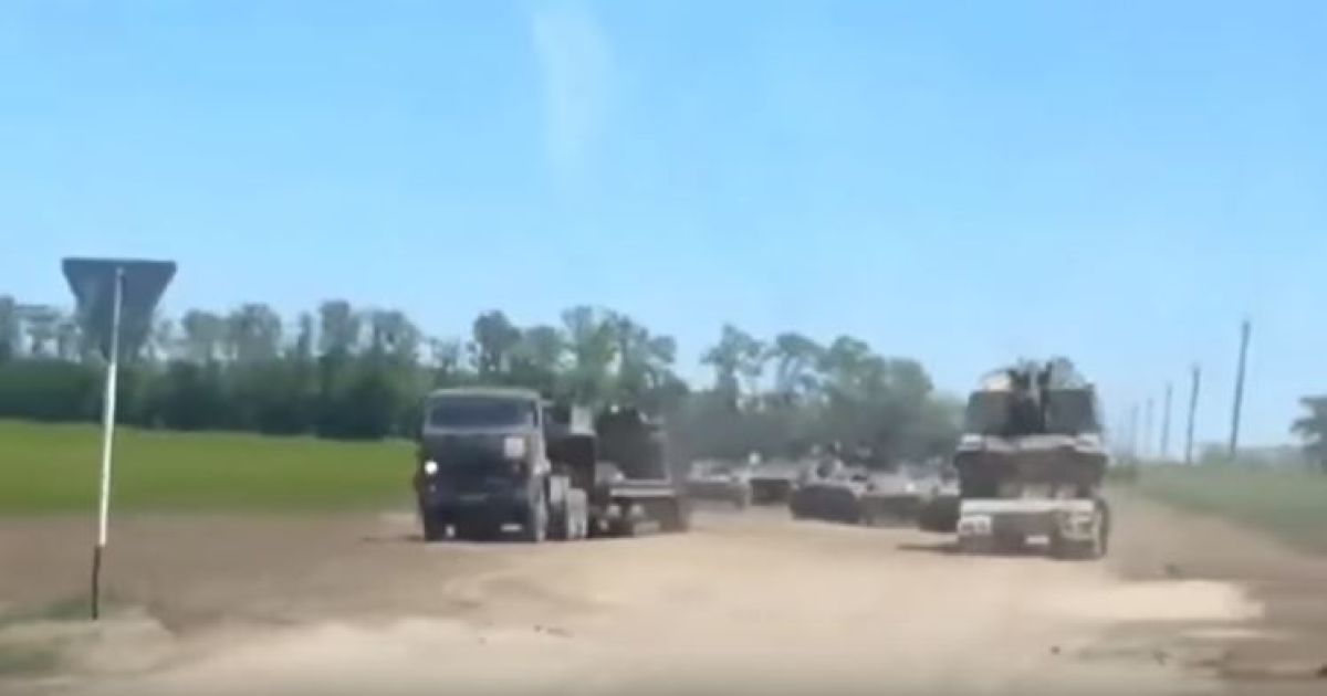 "До Чемпіонату світу готуються". На російсько-українському кордоні виявили колону військової техніки