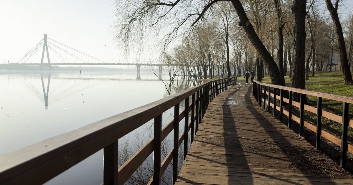 Река Днепр в марте