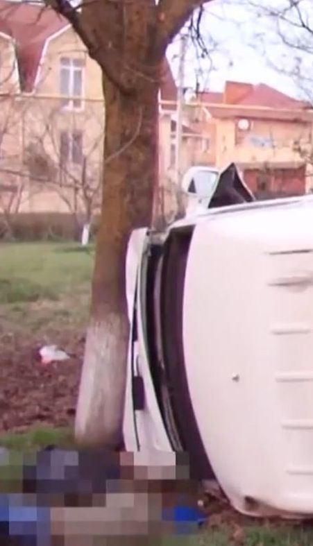 В Одесской области легковой автомобиль врезался в маршрутку, погиб человек