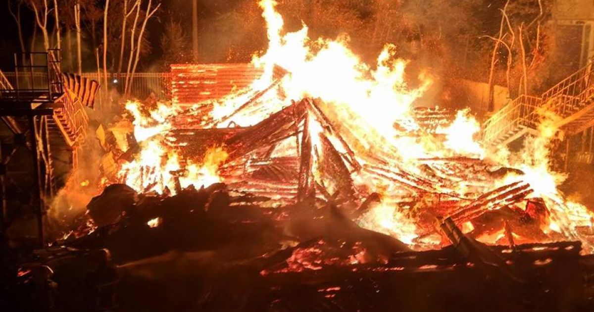 Пожежа у дитячому таборі в Одесі_2 / © Таймер Одесса