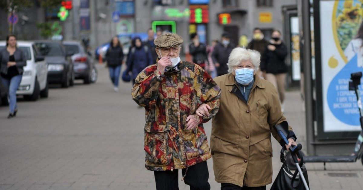 Минздрав обновил зоны карантина: "желтые" и "оранжевые" только по три области, остальные — "красные"