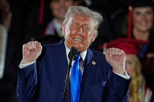 Соглашением о ресурсах Трамп привязал себя к Украине — NYT