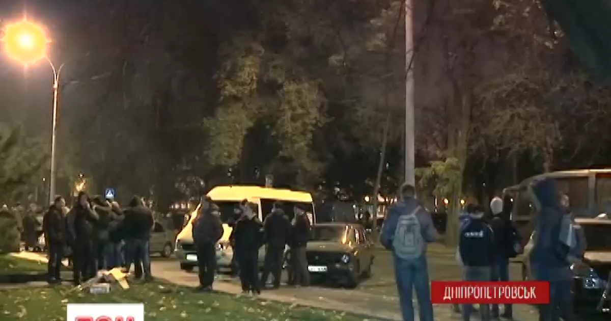 Из Днепропетровска в Киев выехали сотни людей.
