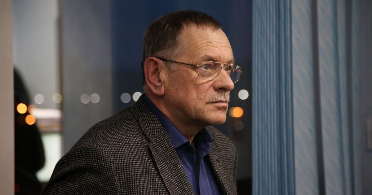 "Стежили та пропонували зустрітися один на один". Батько Катерини Гандзюк скаржиться на залякування