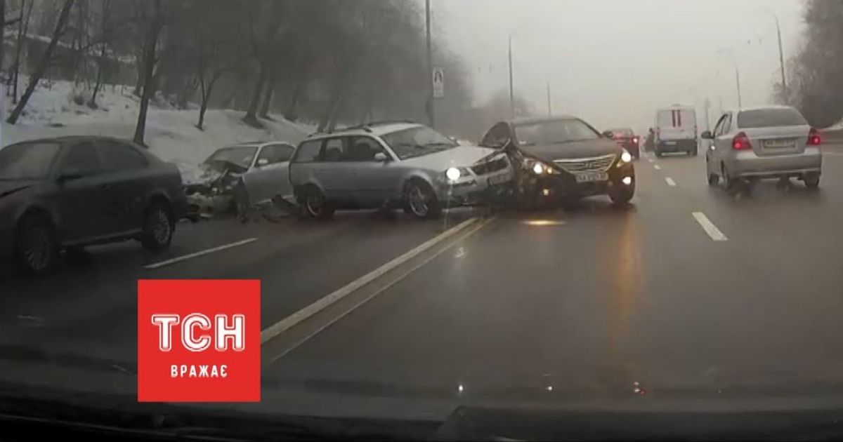 ДТП на Дружбы народов: момент столкновения зафиксировал регистратор пострадавшего авто