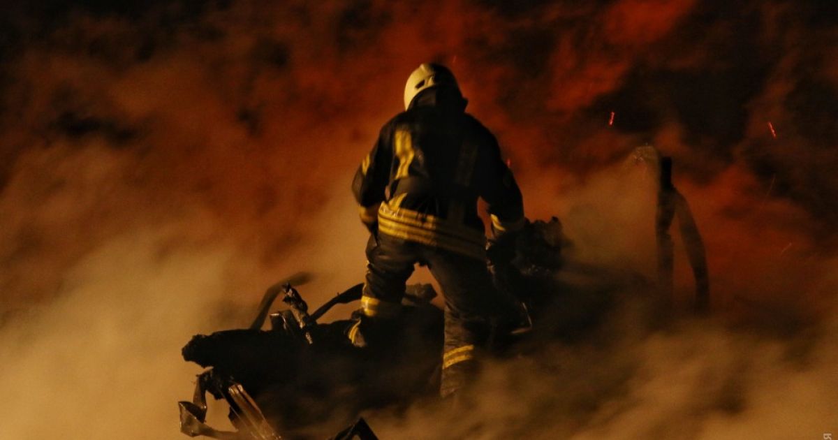 Пепелище, огнеборцы и столбы пламени: адский пожар в детском лагере в Одессе