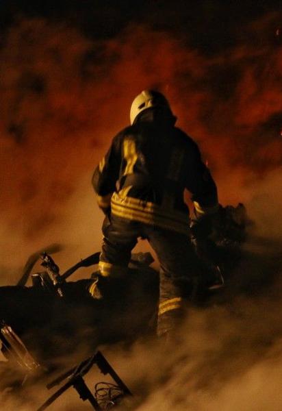 Згарище, вогнеборці і стовпи полум'я: пекельна пожежа у дитячому таборі в Одесі