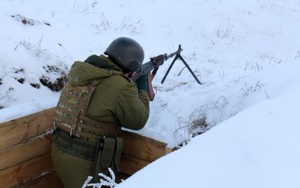 Обострение на Донбассе: боевики более 30 раз обстреляли позиции сил АТО