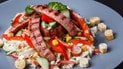 Салат с колбасой кукурузой огурцами яйцами и сухариками