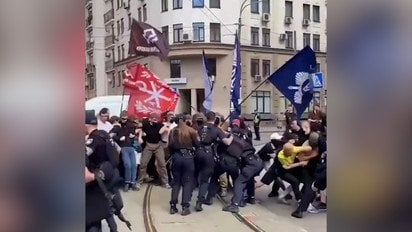 У Києві сталася сутичка між поліцією та мітингувальниками проти ЛГБТ
