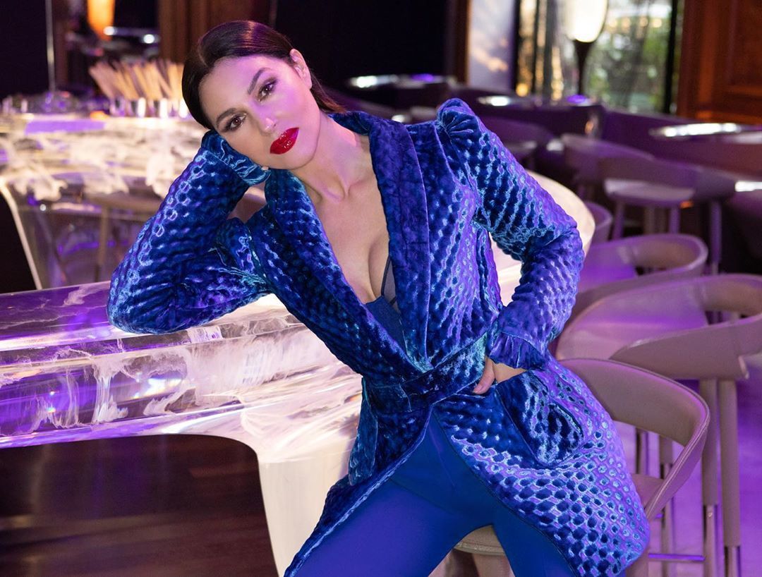 Жалаңаш Моника Беллуччи тұсқағаздары