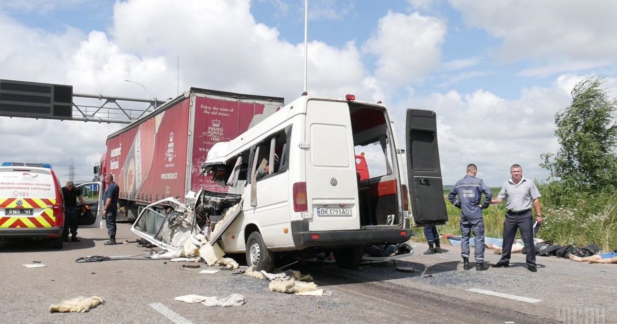 Жуткое ДТП на Житомирщине: задержанному владельцу маршрутки сообщили о подозрении
