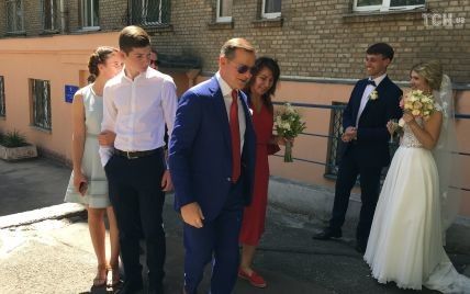 Песня Магомаева и ругань в спортзале: что постил в соцсети Олег Ляшко в день своей свадьбы
