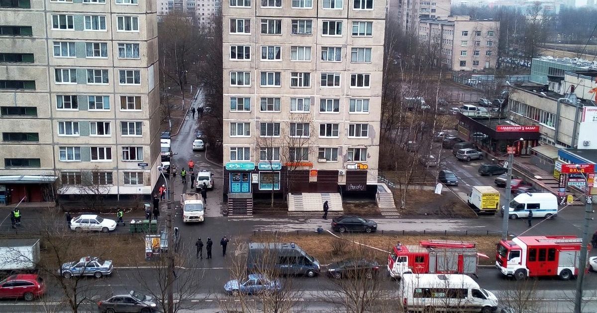 У Санкт-Петербурзі у будинку знешкодили бомбу та затримали трьох чоловіків