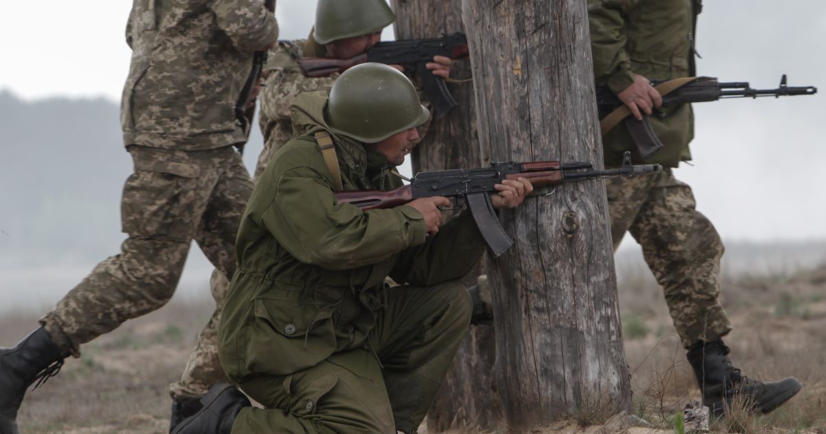 Українські військові повернули під свій контроль селище на Світлодарській дузі